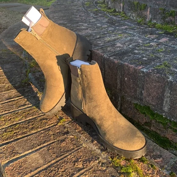 Olive Black Booties - Picture 2 of 7